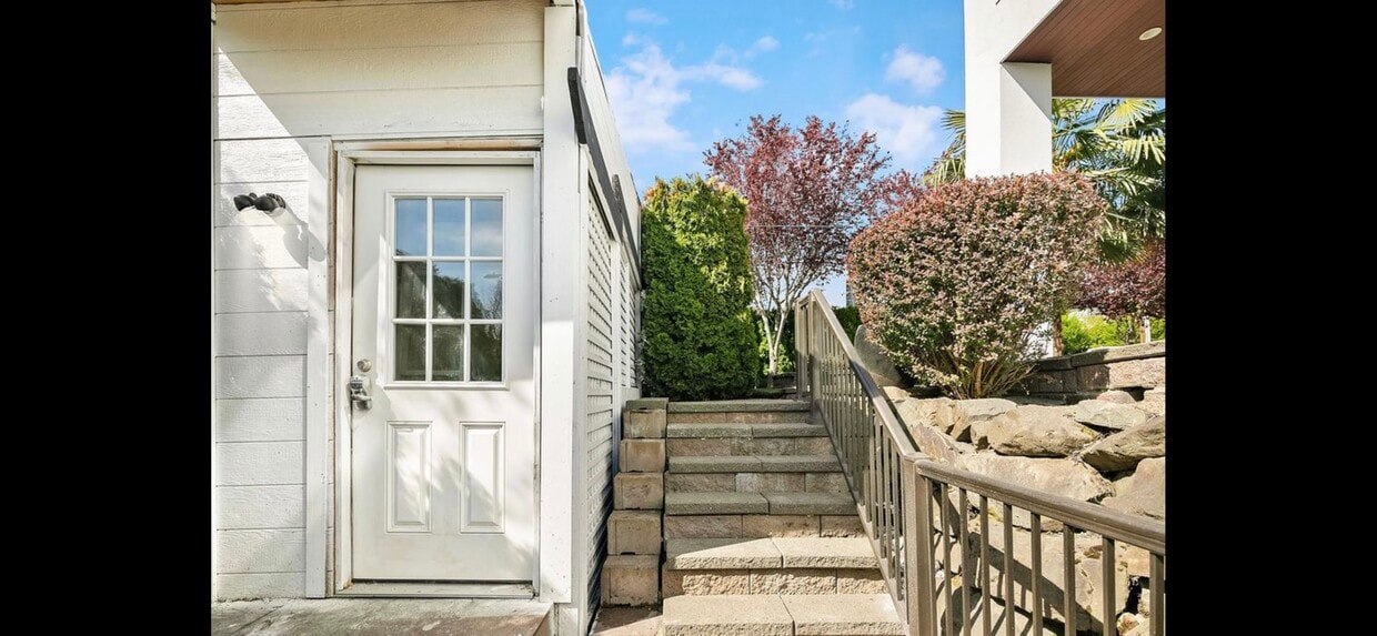 10202 NE 65th St, Kirkland, WA 98033 House Rental in Kirkland, WA