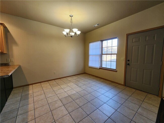 Foto del edificio - 3147 W Old Farmington Rd