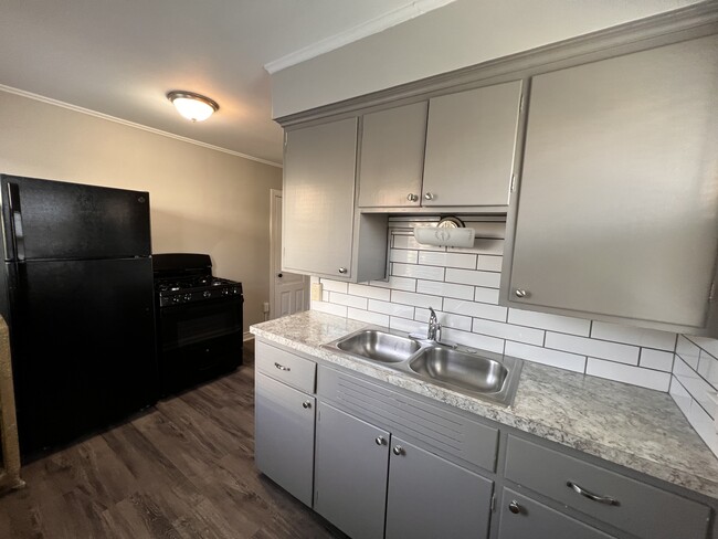 Foto del edificio - 221 Prospect Ave NE