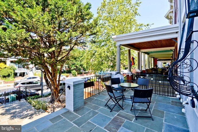 Foto del edificio - 3535 13th St NW