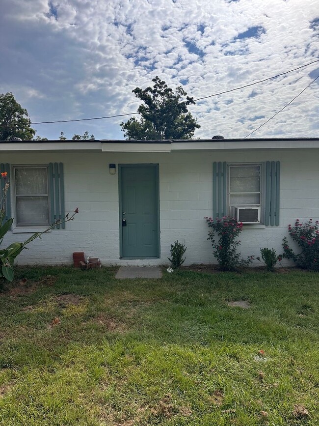 Building Photo - 2 Bed / 1 Bath Apartment in South Bossier