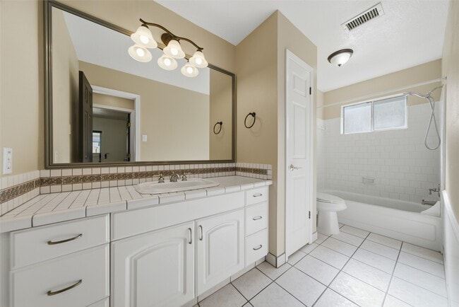 Foto del edificio - 2406 Webster Ranch Rd