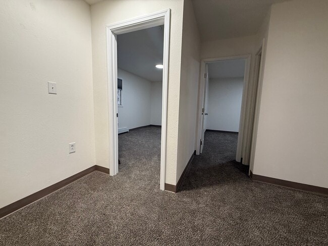 Building Photo - 749 Fischer Ave