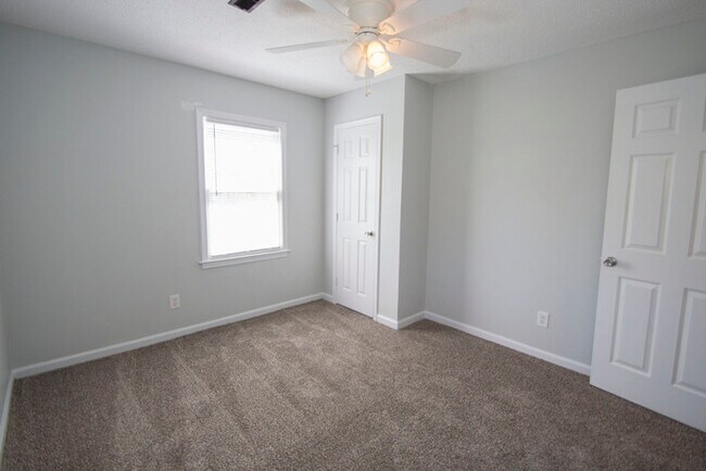 Foto del edificio - Charleston Style Home Now Available!