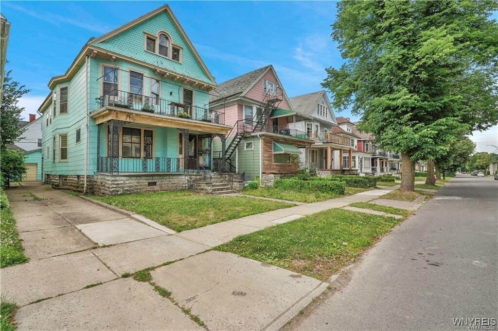 Foto principal - 67 Hughes Ave