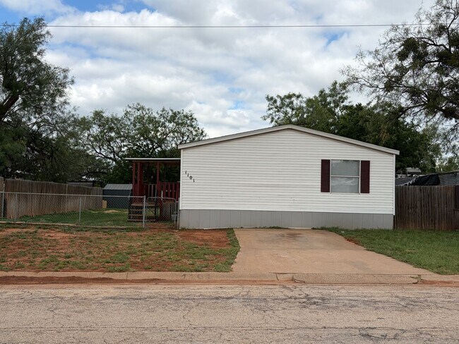 Foto del edificio - Trailer house; 3 bed 2 bath