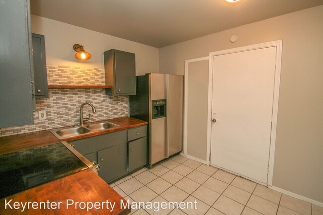 Building Photo - 2 br, 1 bath House - 1072A N Irvington Ave