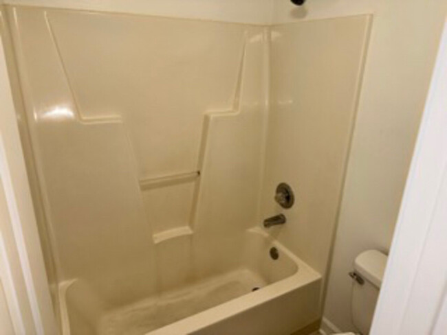 Building Photo - Rooms for rent in Wake Forest