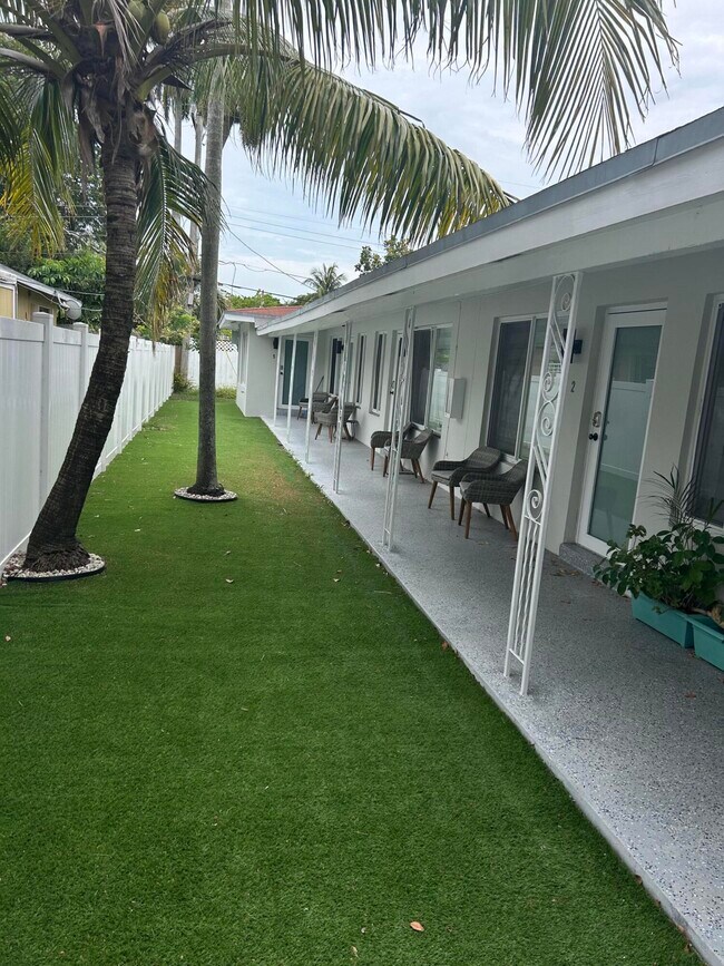 Foto del edificio - 1037 NE 9th Ave