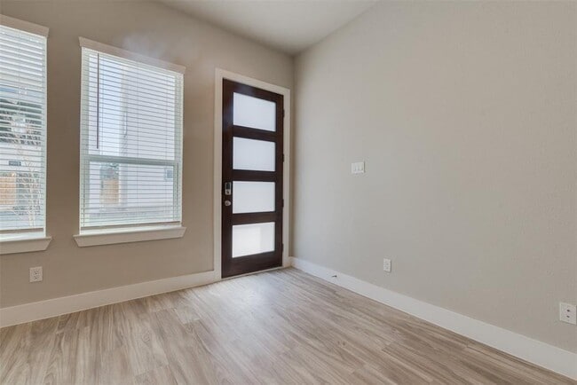 Photo - 7705 Rainbow Cl Apartment