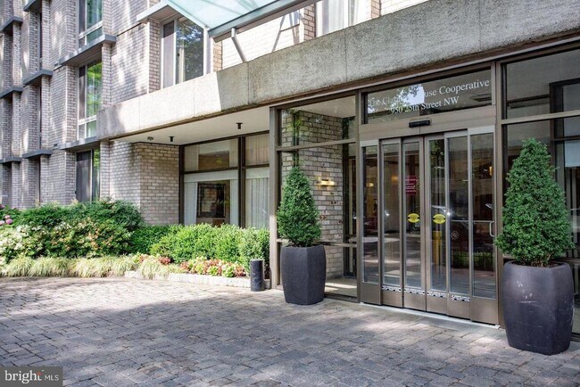 Foto del edificio - 940 25th St NW