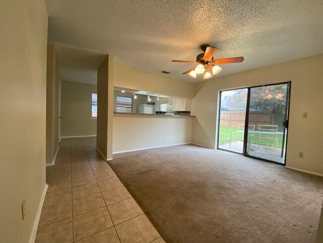 Building Photo - 10531 Golden Meadow Dr