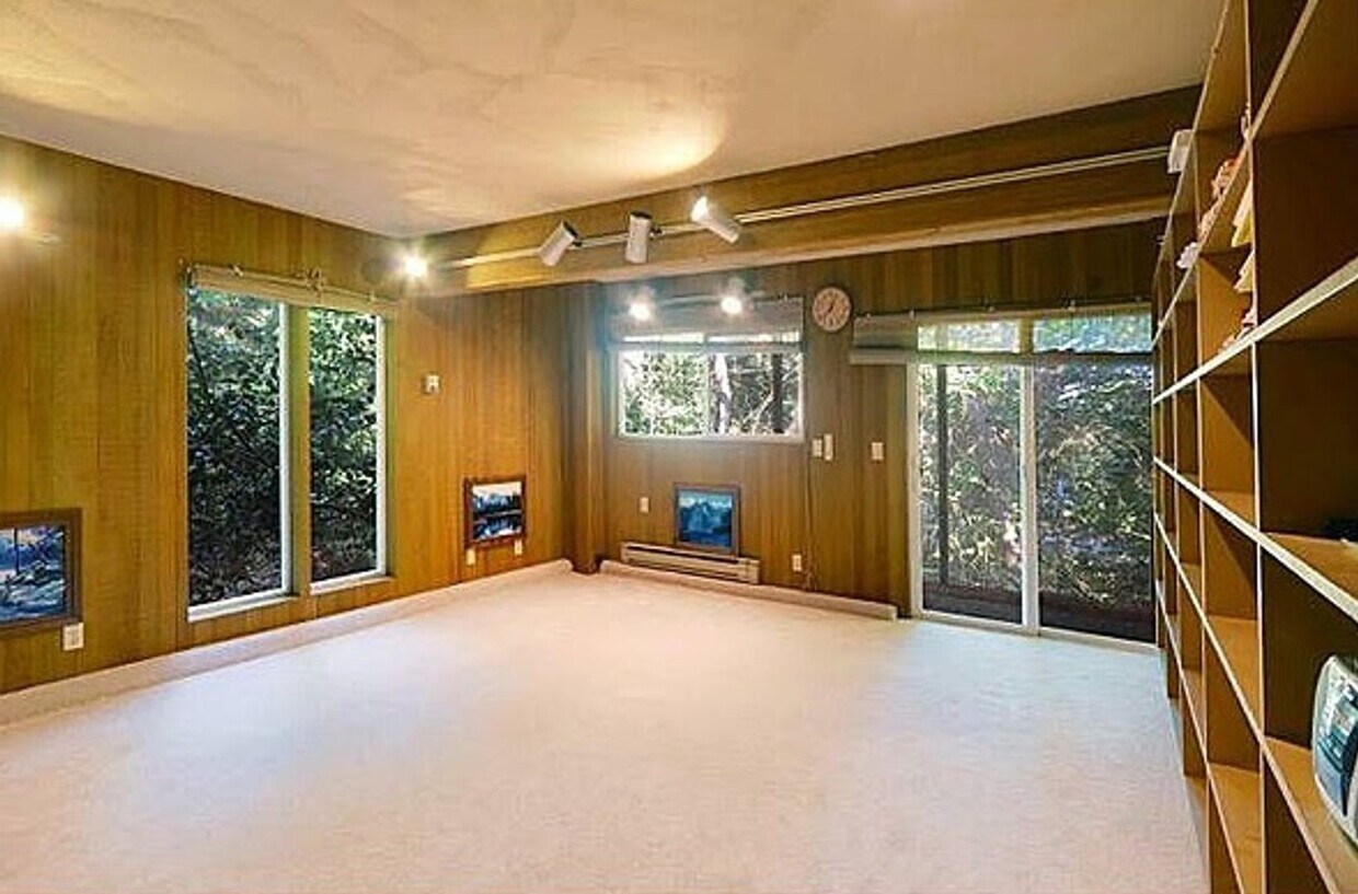 17002 NE 28th Pl Unit 3, Bellevue, WA 98008 Room for Rent in Bellevue