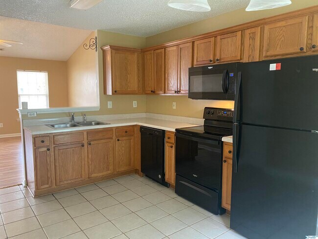 Building Photo - 160 Sandy Hollow Dr NW