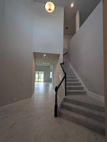 Foto del edificio - 9292 Crestview Cir