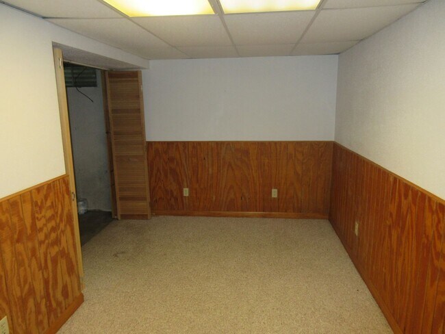 Building Photo - '047