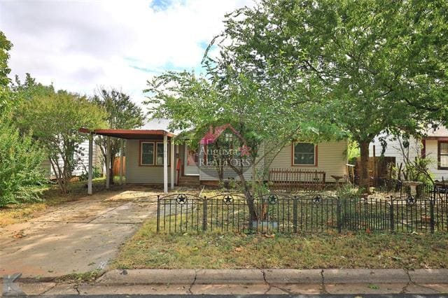 Primary Photo - 1625 Burger St