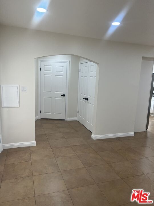 Building Photo - 8536 McConnell Ave