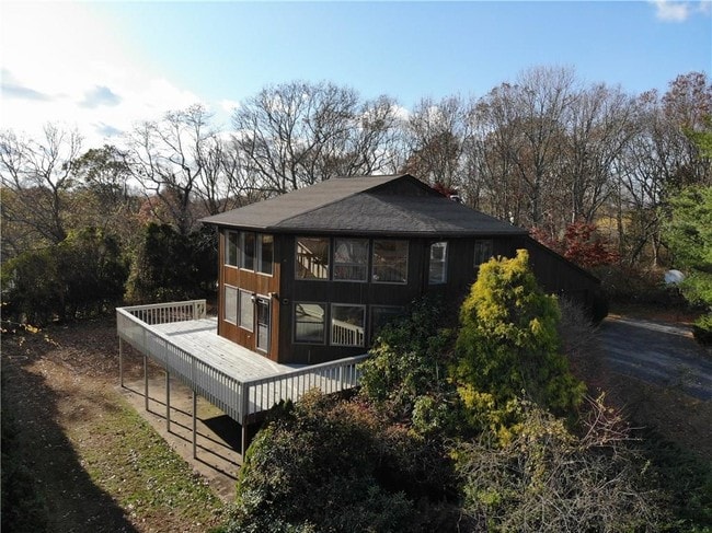 Building Photo - 6 S Essex Dr