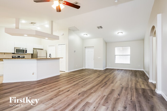 Foto del edificio - 4028 NE 10th Pl