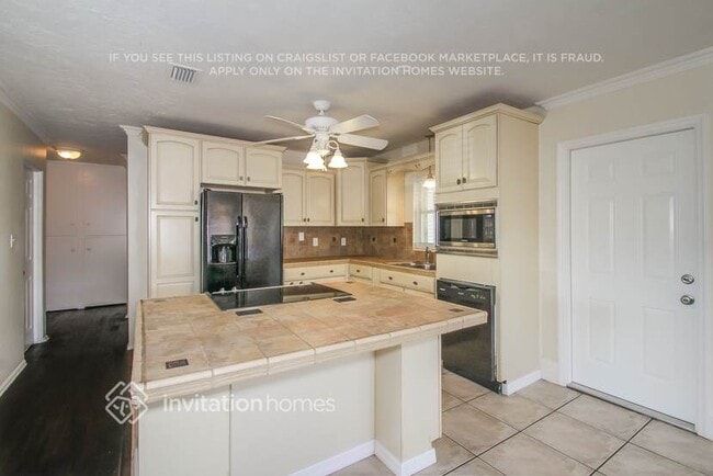 Building Photo - 5620 2nd Ave Dr W