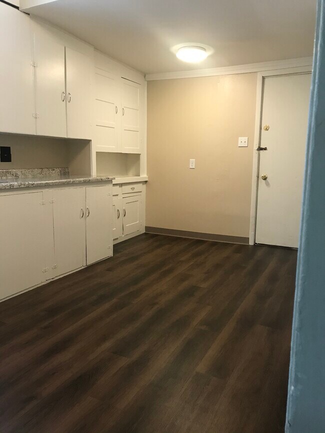 Foto del edificio - 147 Dale Ave