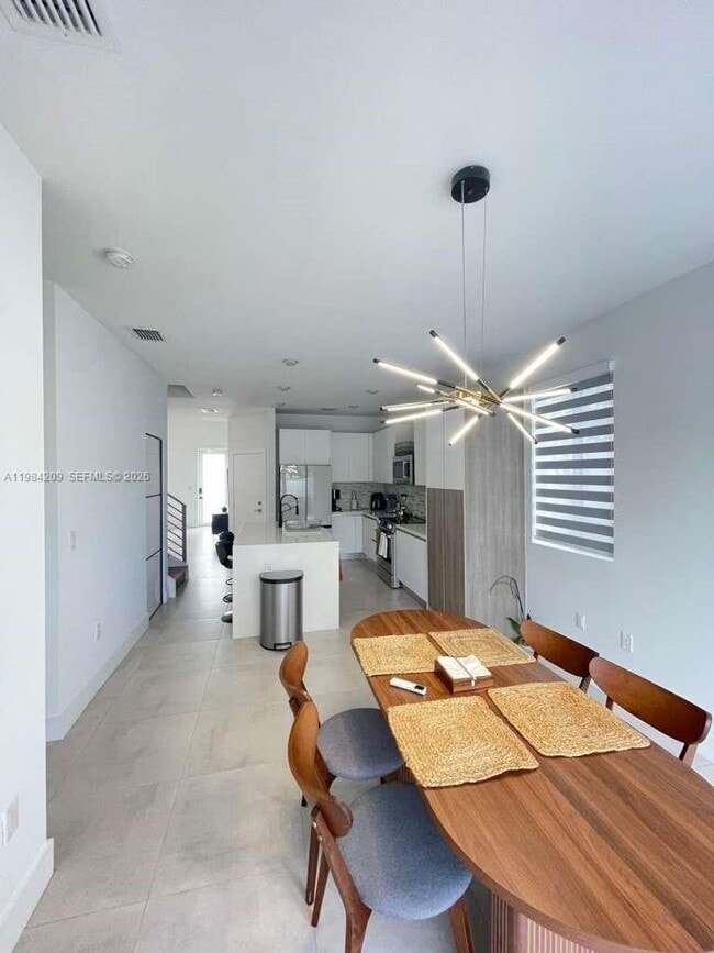 Foto del edificio - 7240 NW 103rd Path