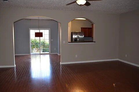 Building Photo - Charming 3-Bedroom Home in Brentwood with Spacious Layout and Modern Comforts!