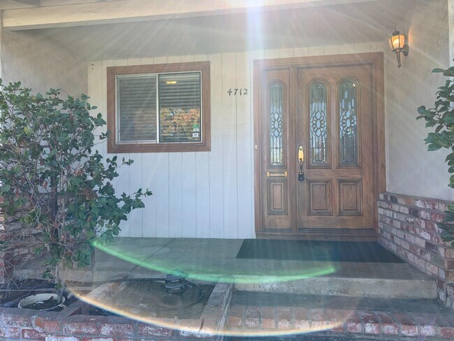 Building Photo - 4712 Clarendon Dr