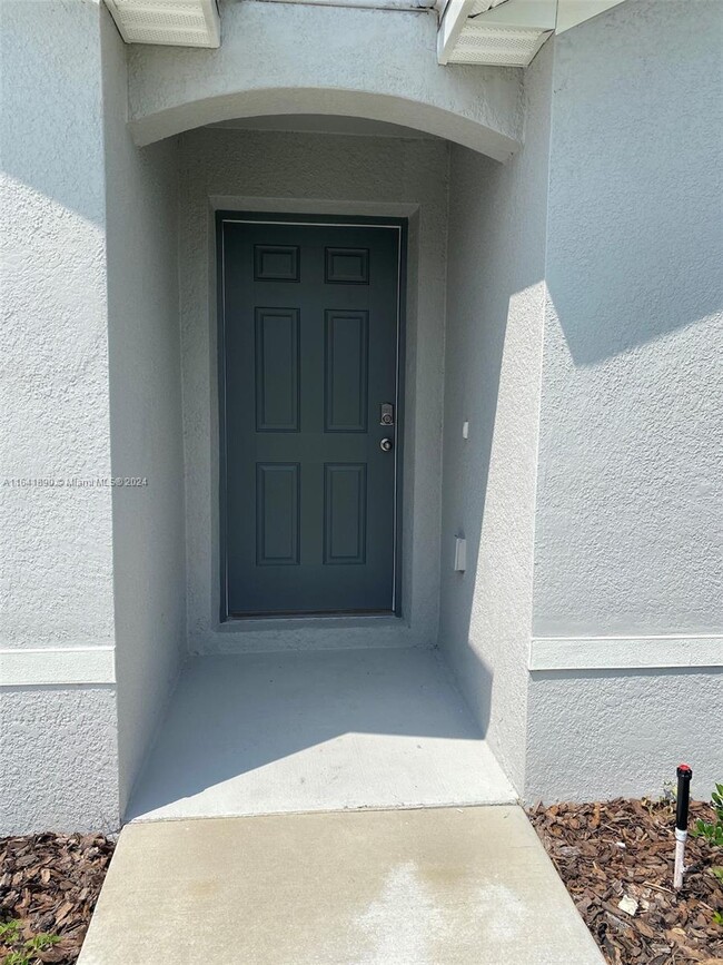 Building Photo - 4961 SW 88th Pl