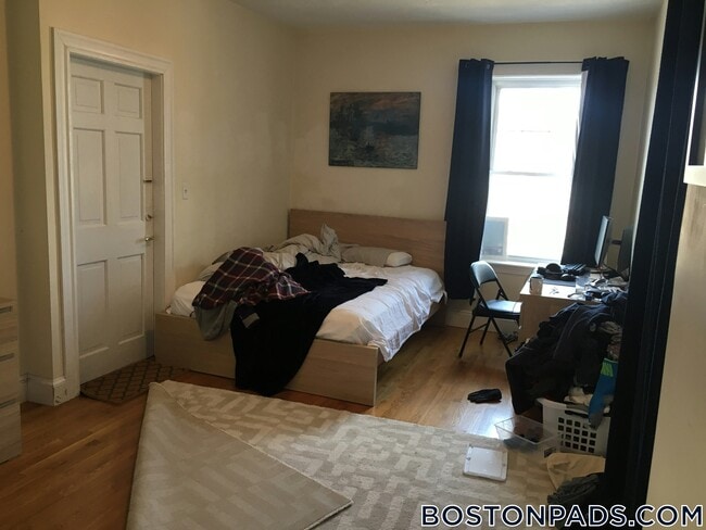 Foto del edificio - 191 Winthrop Rd