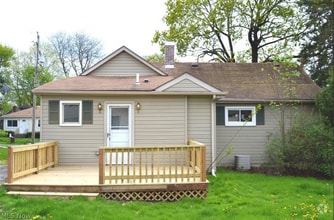 Building Photo - 132 Olive St