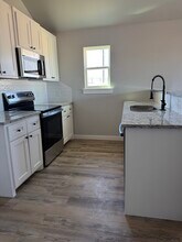 Building Photo - 325 Tombstone Rd