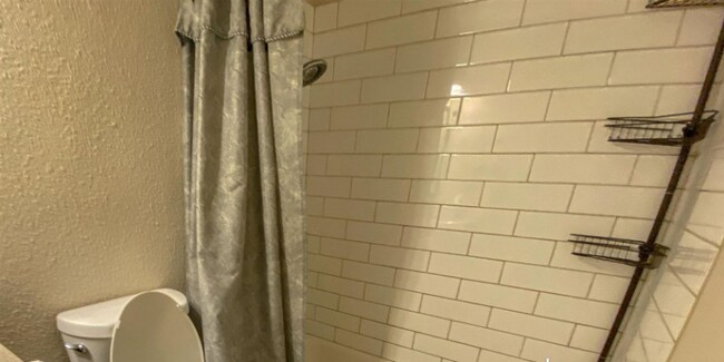 Foto del edificio - 6626 Bell Bluff Ave