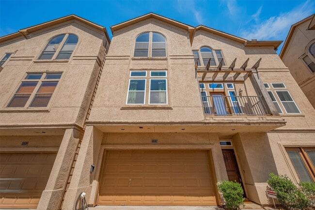 Building Photo - 2121 Harold St