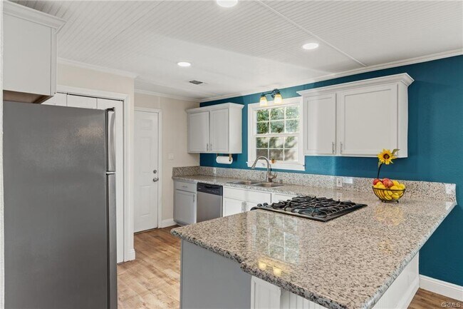 Foto del edificio - 553 E 23rd St