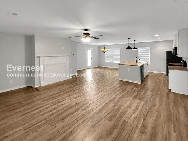 Building Photo - 322 Fenrose Dr