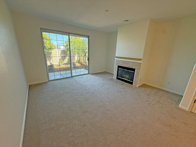 Building Photo - 332 Treasure Island Dr