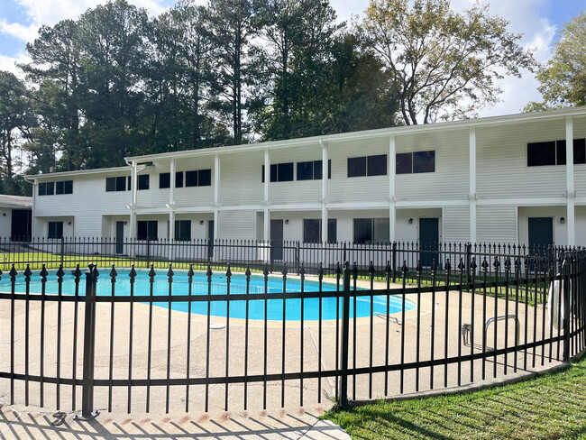 Building Photo - Courtyard