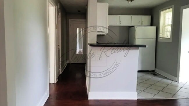 Building Photo - HOT LISTING in Edgehill Neighborhood! TWO ...