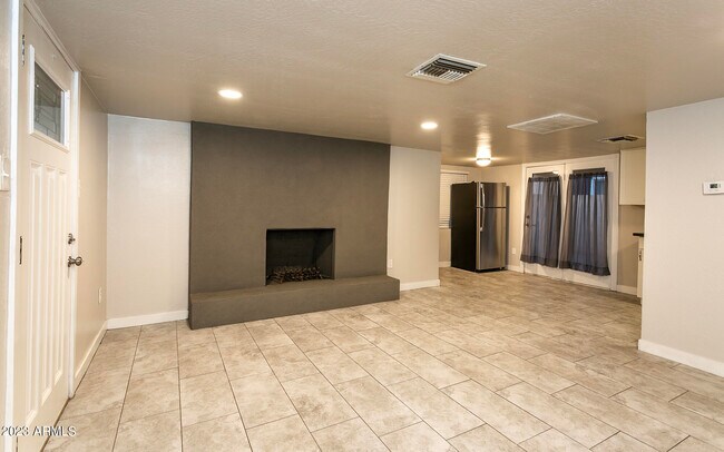 Building Photo - 13849 N 12th St