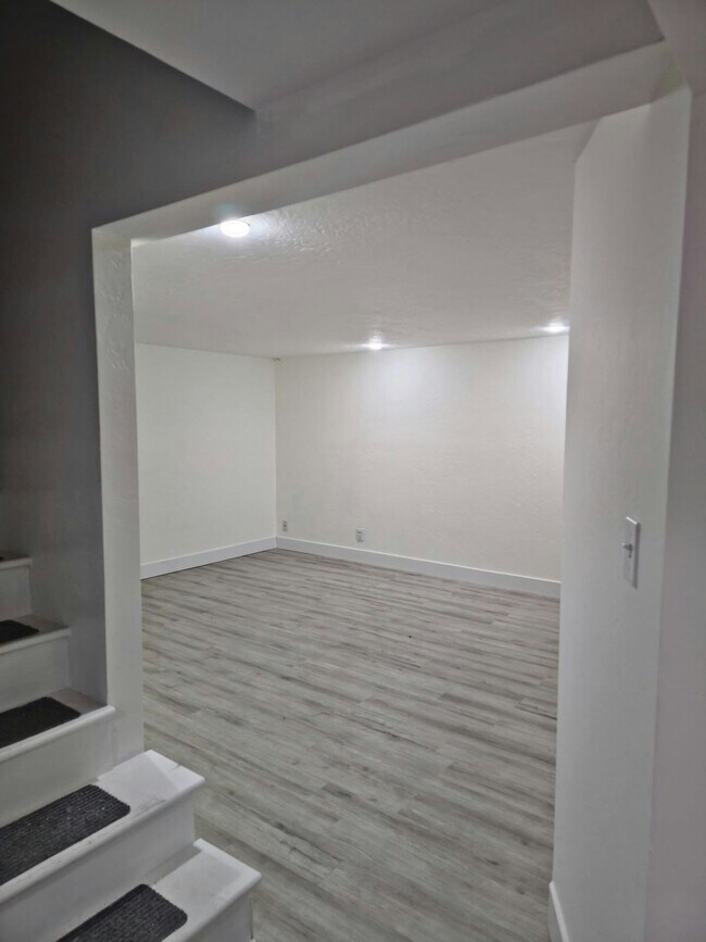 Foto del edificio - 3723 Kewanee Dr