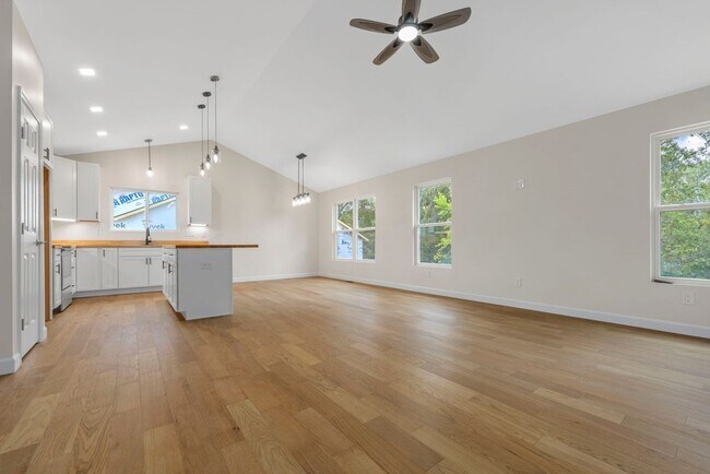 Foto del edificio - 630 Booneslick Rd