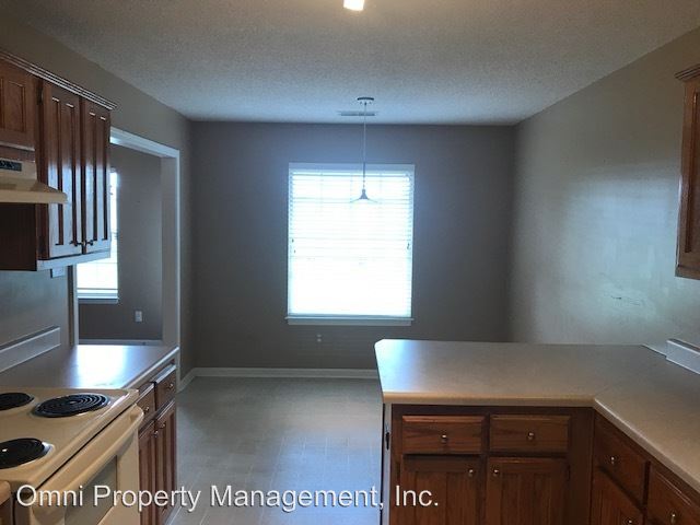 Building Photo - 2720 Breezy Ridge Trl