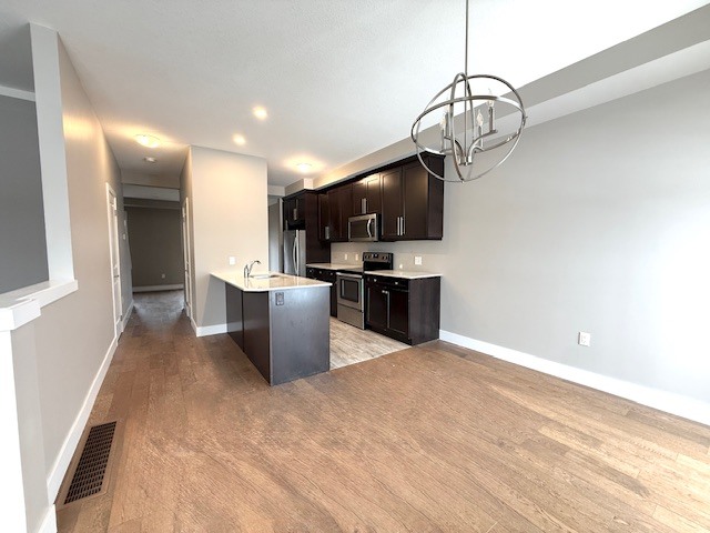 Photo du bâtiment - 3 Bed | 2.5 Bath | Garage | Available NOW | $2,500+ Utilities