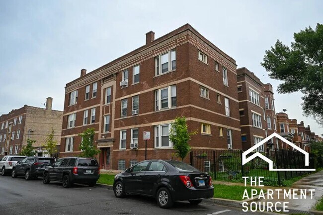 Foto del edificio - 4038 W Dickens Ave