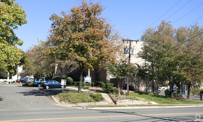 Landmark Terrace Apartments - Landmark Terrace