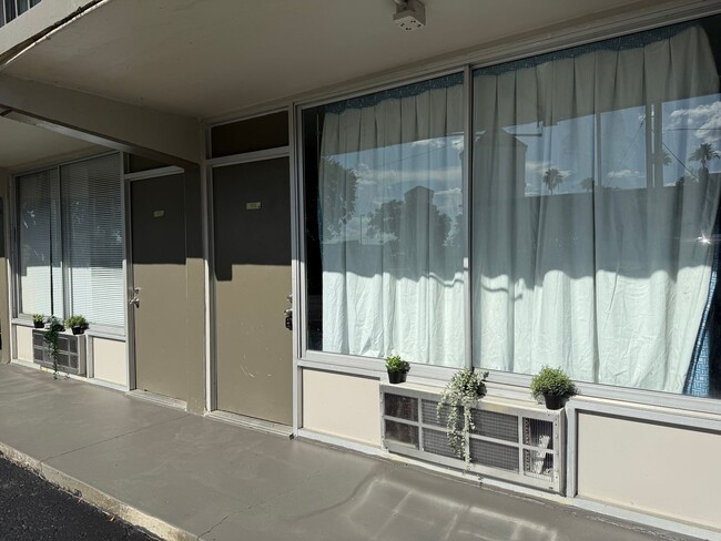 Photo - 5020 W Irlo Bronson Memorial Hwy House