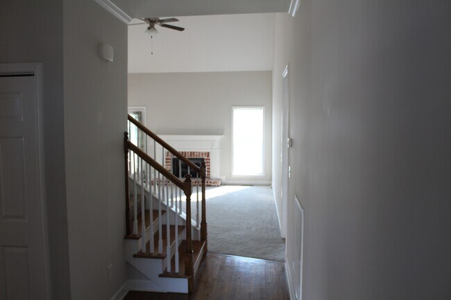 Building Photo - 6035 Lori Anne Dr