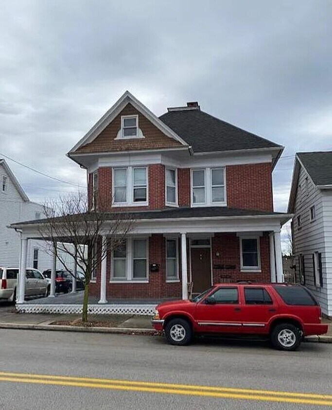 Primary Photo - 24 N Main St